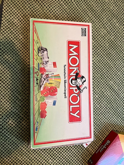 Monopoly lautapeli suomenkielinen