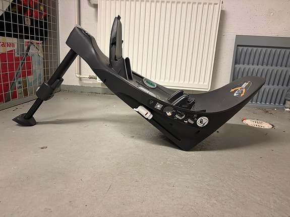 Cybex Base Z pyöritettävä telakka isofix-kiinnityksellä