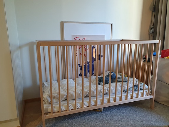 IKEA pinnasänky puunvärinen