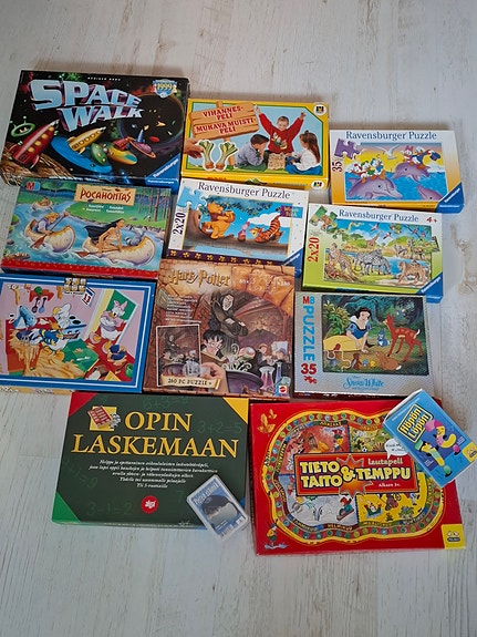 Lasten lautapelejä ja palapelejä pakettina tai erikseen