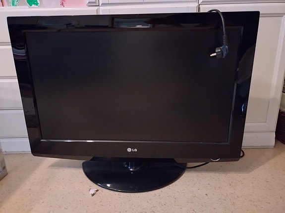 LG 32LG3000 32" LCD-televisio