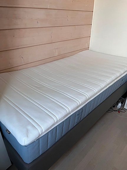 Sänky 90*200