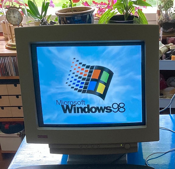 15 tuuman crt näyttö