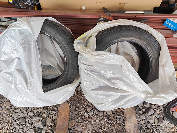 Myydään Triangle Snowlink 225/55R18 102R kitkarenkaat 2 kpl
