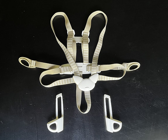 Stokke Tripp Trapp valjaat syöttötuoliin.