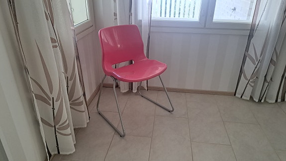 Koululaisen tuoli, pinkki