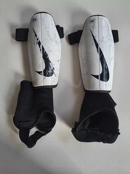 Nike Lasten säärisuojat