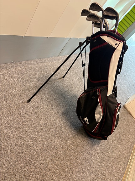 Golfbägi + mailat