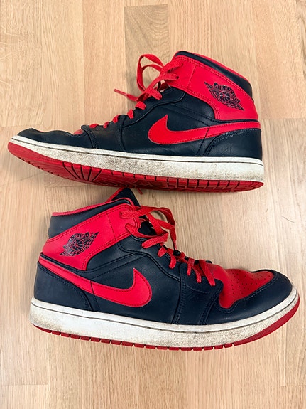 Nike Air Jordan tennarit koko 46 musta/punainen