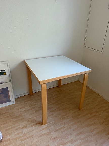 Artek 81C ruokapöytä valkoinen koivu