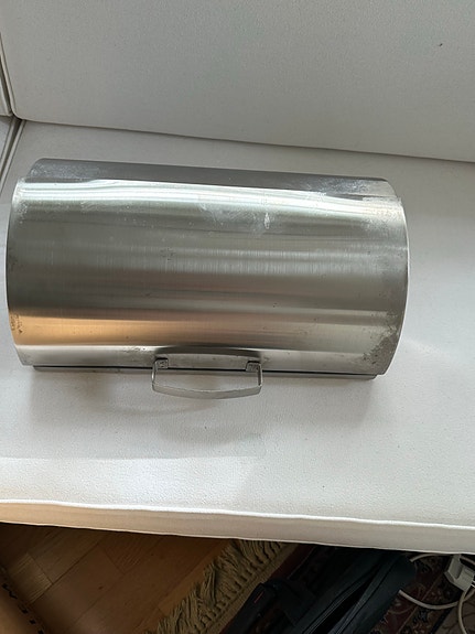IKEA metallinen leipälaatikko