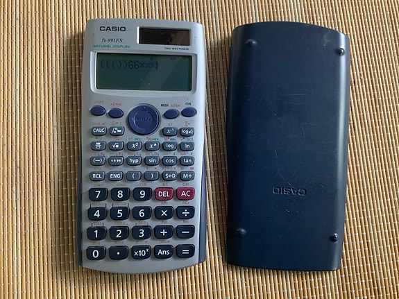 Casio fx-991ES tieteellinen laskin