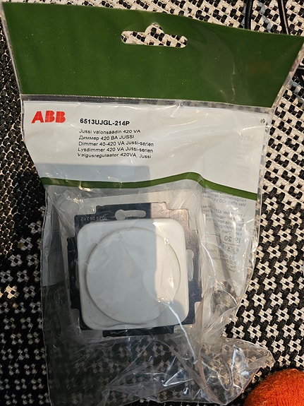 Valonsäädin ABB Jussi 6513UJG-214P 420VA