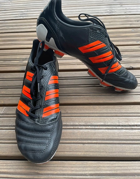 Adidas Predator nappikset koko 42
