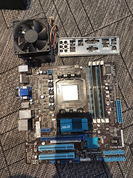 ASUS M5A78L-M/AMD FX-8120/8GB