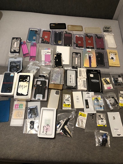Varaosia puhelin kaikki 60€