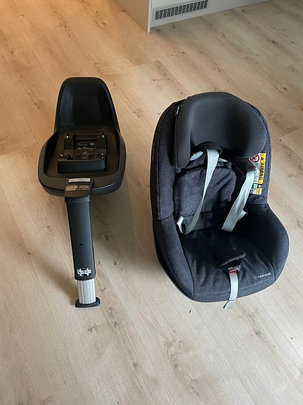 Maxi-Cosi 2Way Fix- telakka ja 2Way Pearl-istuin