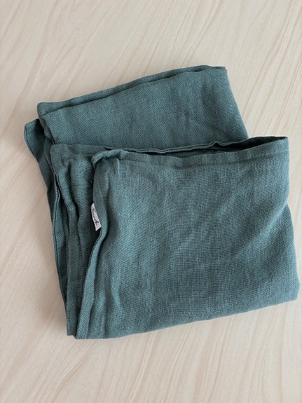 Vihreä pellavainen tyynynpäällinen