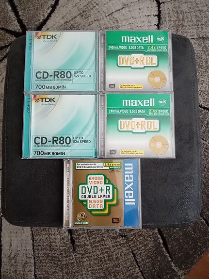 TDK ja Maxell CD-R ja DVD+R DL levypaketti