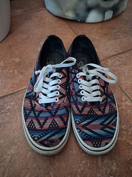 Annetaan vans kengät koko 40