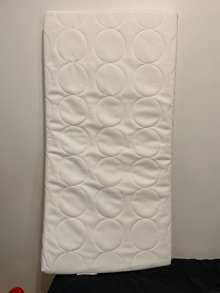 IKEA vauvan pinnasängyn patja valkoinen