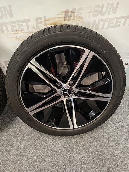 A B CLA Mercedes Beenz Uudet nastarenkaat 18" Sis.Alv rahoituksella