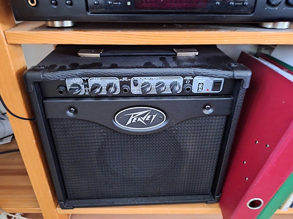 Kitaravahvistin Peavey Rage 158