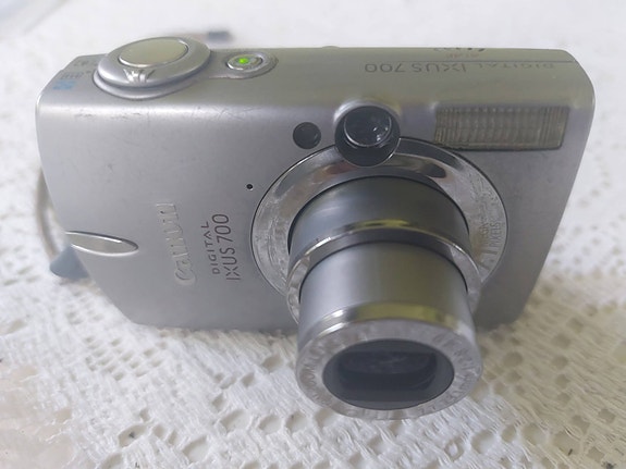 Canon Digital IXUS 700 -digipokkari
