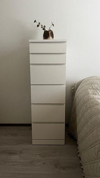 Ikean Malm lipasto peilillä