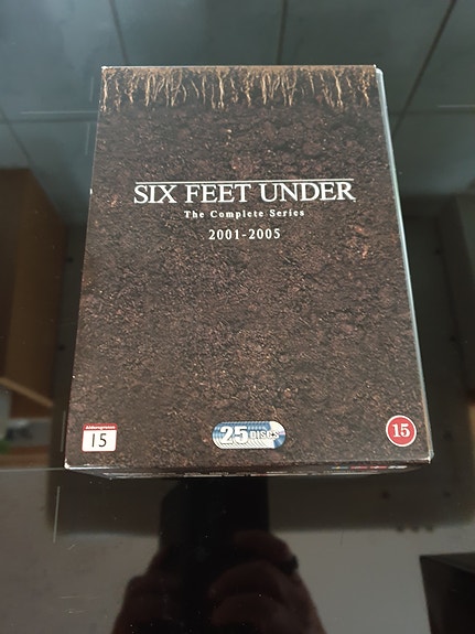 Mullan alla / Six Feet Under DVD boxi