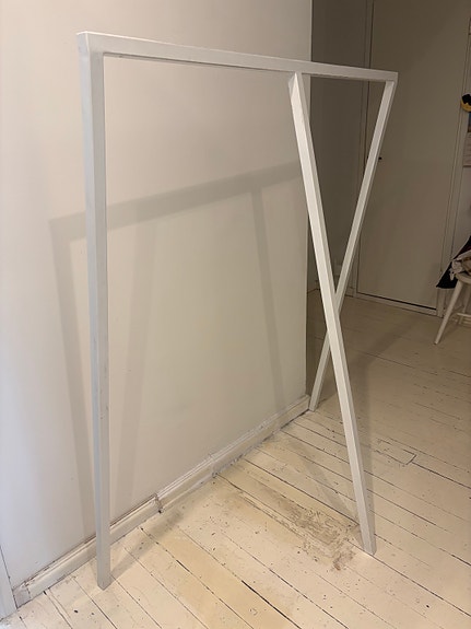 Hay Loop Stand vaate rekki valkoinen