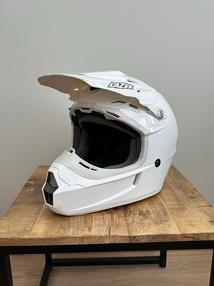 Lazer X7 Solid X-Line motocrosskypärä
