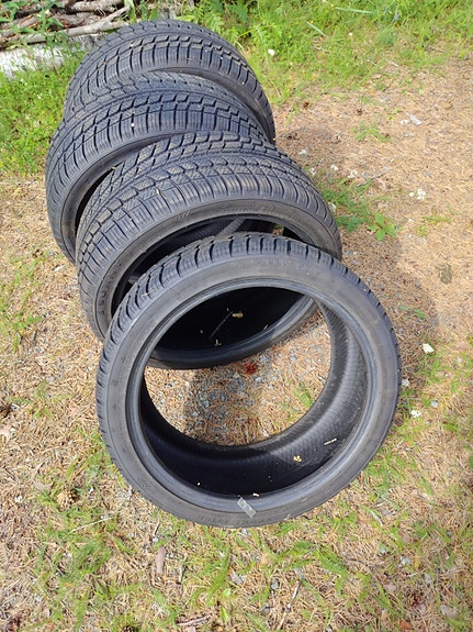 Kitkarenkaat 225/40R18