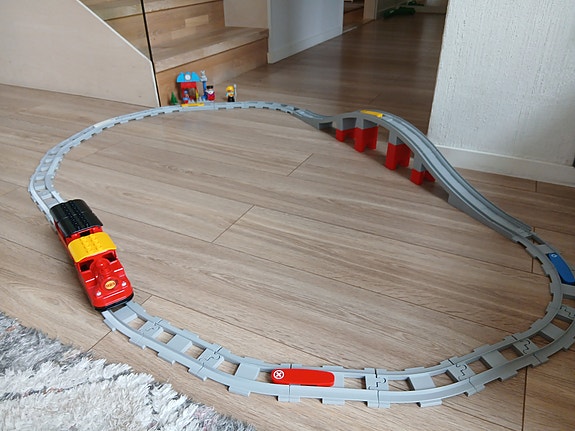 LEGO DUPLO City junarata ja juna