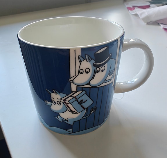 Arabia muumimuki Jouluyllätys