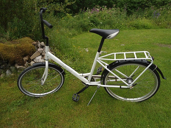 24" Valkoinen Solifer Helmi (VARATTU)