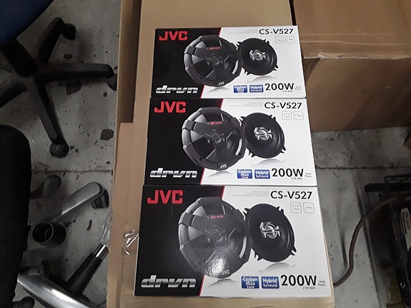 3 pakettia JVC CS-V527 kaiuttimia. Uusia. Hinta kaikille!