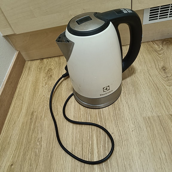 Electrolux vedenkeitin valkoinen