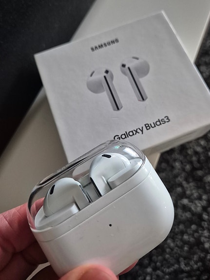 Samsung Galaxy Buds 3 langattomat nappikuulokkeet valkoinen