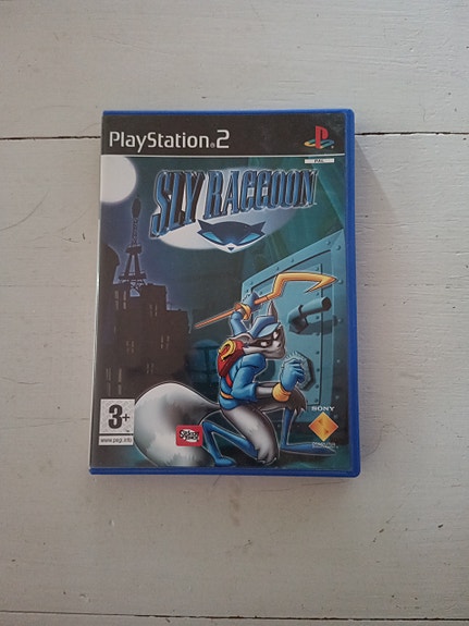 PlayStation 2 Sly Raccoon peli