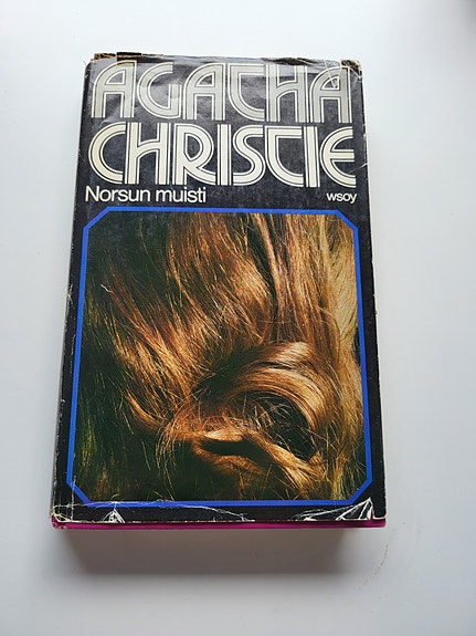 Agatha Christie Norsun muisti kovakantinen kirja