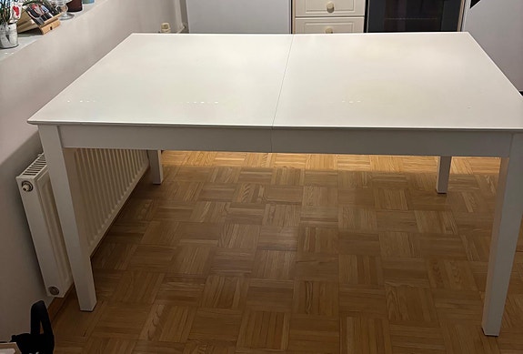 Valkoinen ruokailuryhmä