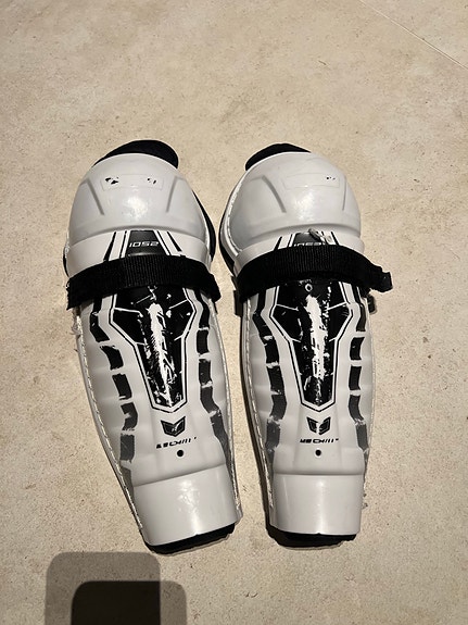CCM JR 11" jääkiekko polvisuojat 28 cm