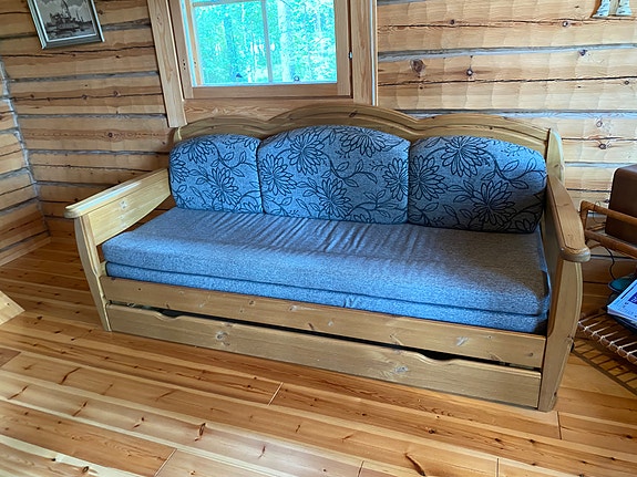 Puinen vuodesohva