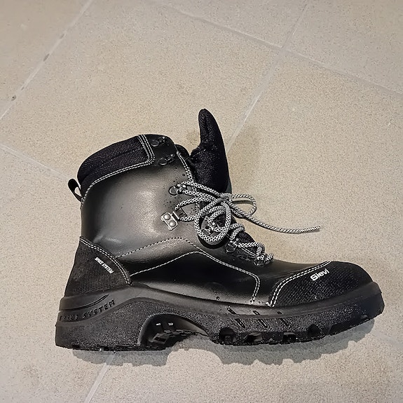 Sievi Spike system turvakengät koko 46 musta