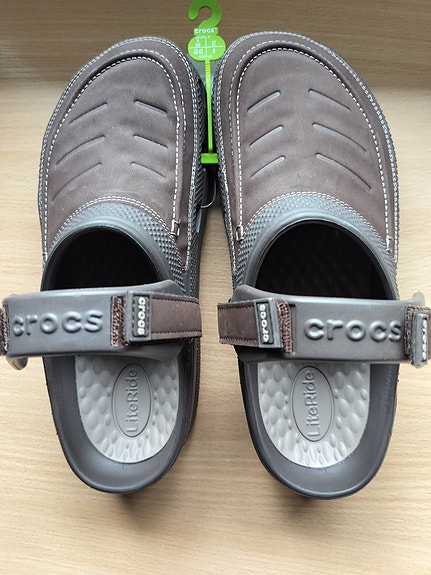Crocs sandaalit