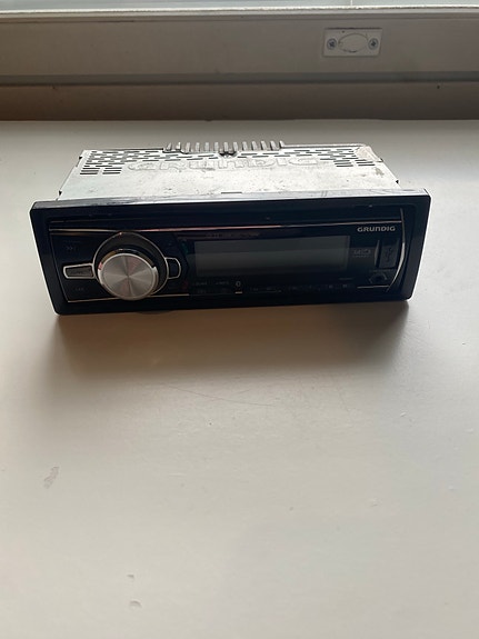 Grundig autoradio CD-soitin