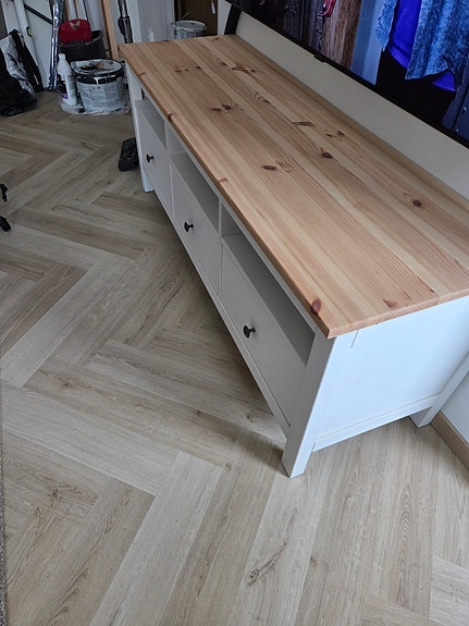 Hemnes tv-taso