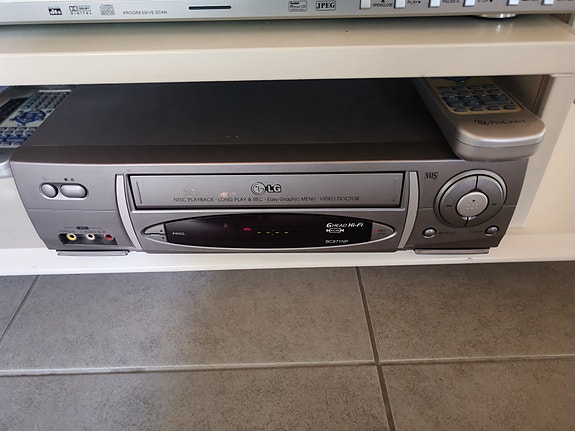 LG VHS-nauhuri / videonauhuri