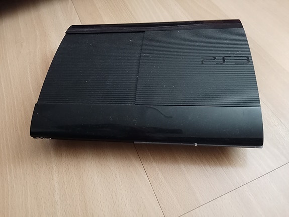 Modattu PS3 Super Slim